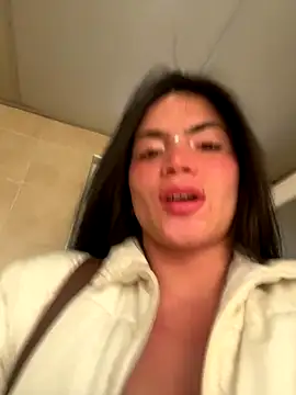 PamelaJonsom  online show from November 18, 6:20 pm