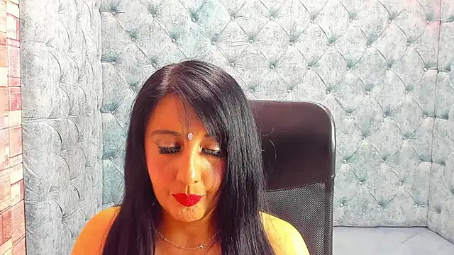 Agatha Leon  online show from February 22, 8:10 pm