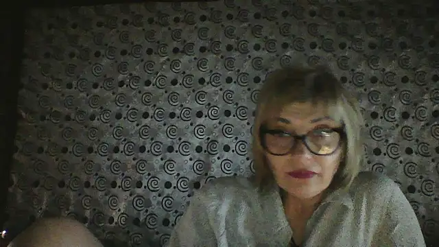 Lia Ray online show from November 18, 9:49 pm