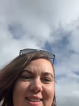 AvaHart online show from February 25, 2:15 pm