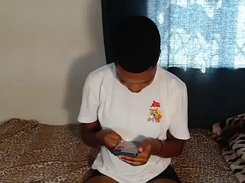 SexyLatoya05 online show from November 10, 7:47 am