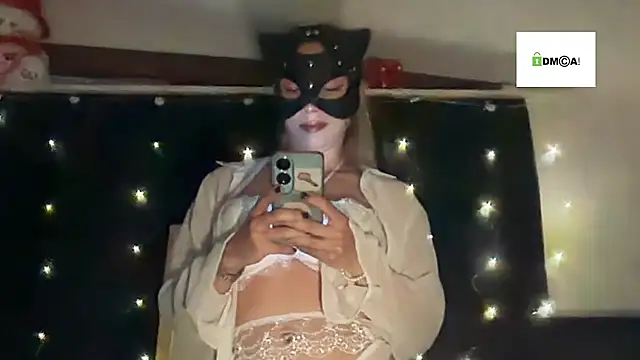  Nefertiti online show from June 27, 6:14 pm