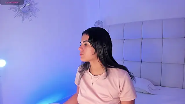 Emili  Jackson online show from November 23, 3:42 am