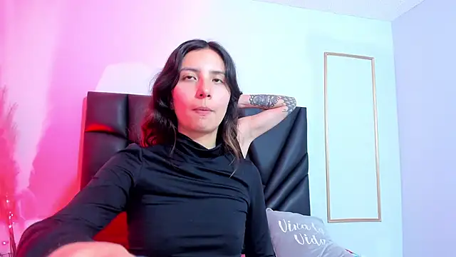 AnnieAndLeandro online show from October 25, 8:37 pm