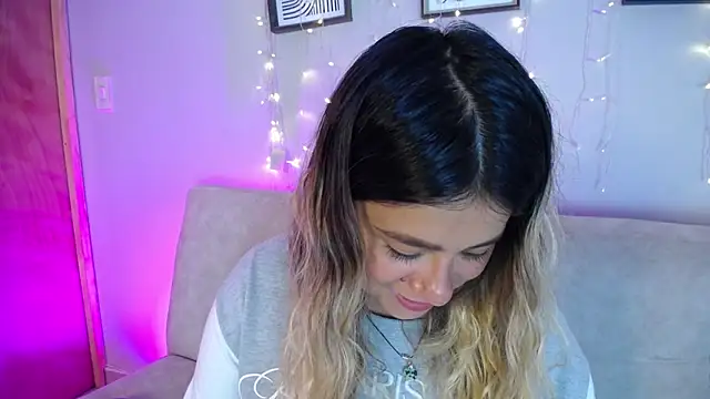 Sweet Bella Valery online show from April 10, 9:54 pm