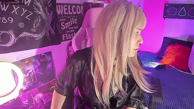 AuroraChannn online show from November 30, 10:47 pm