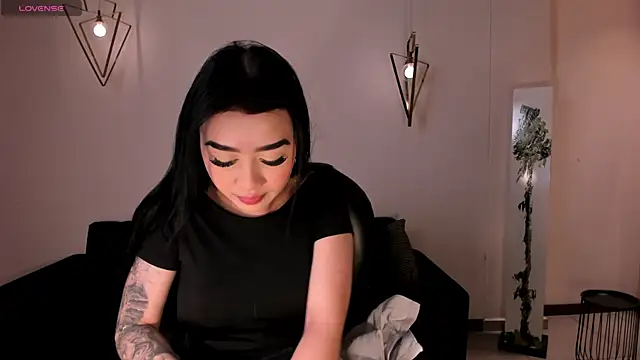 MeganCross1 online show from November 22, 4:37 am