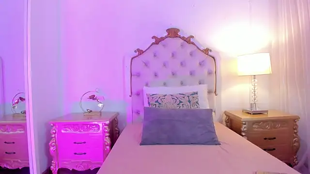 jessi lopez45 online show from April 17, 7:16 pm