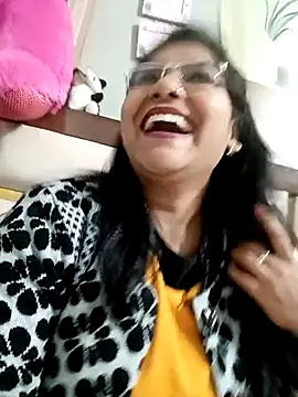 Vanshika1432 online show from December 19, 2:31 pm