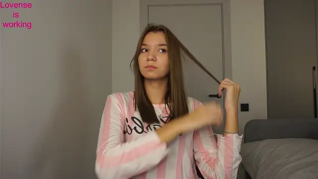 BrynnHolverson online show from November 1, 7:51 pm