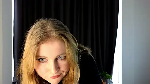 NightSaffron online show from December 1, 7:45 am