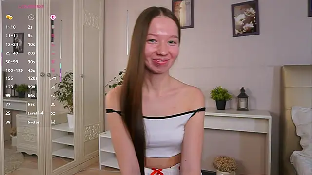 MayaHjelm online show from November 30, 6:28 am