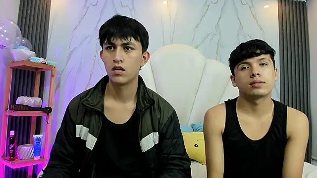 hoot booys  online show from March 13, 4:25 am