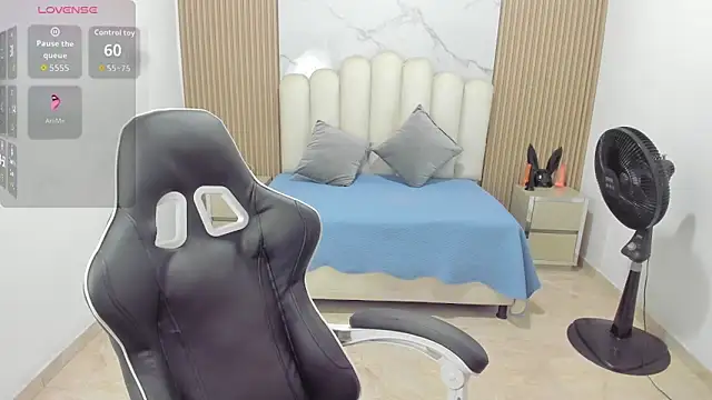 Aziz daud online show from April 11, 7:06 pm