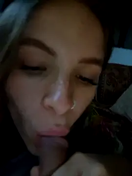 bambiluly online show from April 5, 1:37 am