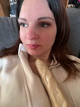 kinkysarahx online show from April 11, 1:59 pm