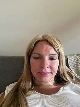 kinkysarahx online show from July 28, 12:01 pm