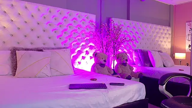 KathiaLuxe online show from November 12, 3:43 pm