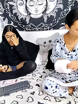 emily n abby online show from May 19, 1:40 pm