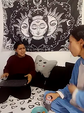 emily n abby online show from March 30, 2:16 pm