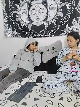 emily n abby online show from June 5, 1:50 pm
