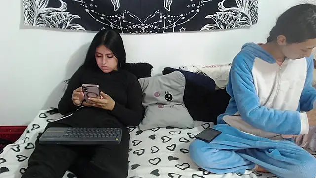 emily n abby online show from April 30, 6:02 pm