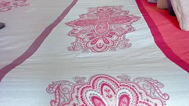 mia  blaze   online show from April 24, 2:58 am