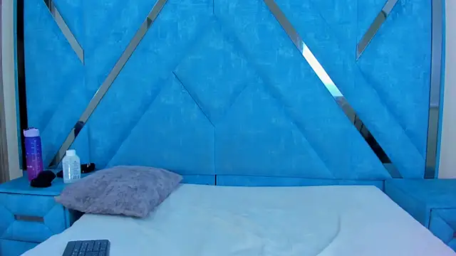 talialadyx online show from March 12, 3:15 pm