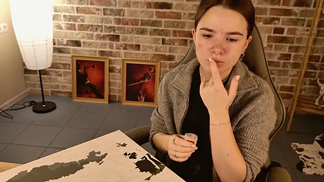 May Bloom online show from December 17, 5:11 am