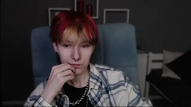 guitarandangell online show from March 18, 7:57 am