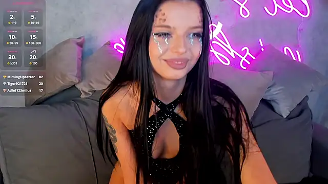 Eva Mayers online show from October 31, 3:52 am