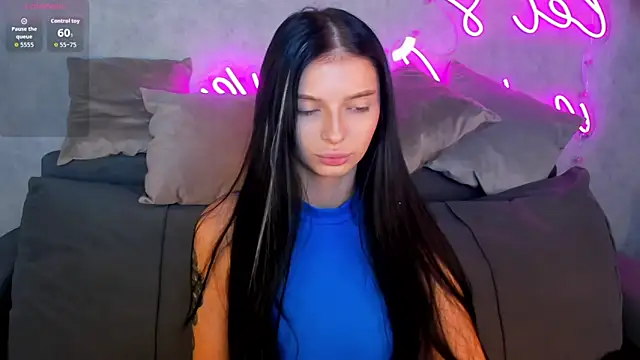 Eva Mayers online show from November 3, 1:20 am