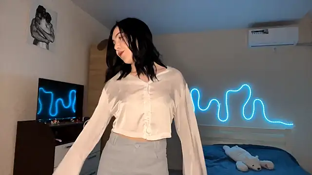 MyraLitterers online show from April 21, 4:25 pm