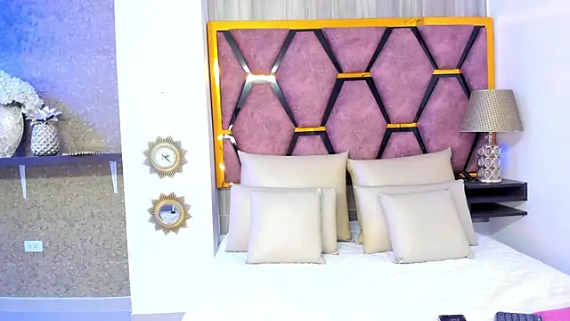 BritneyWalkers online show from October 21, 12:31 pm