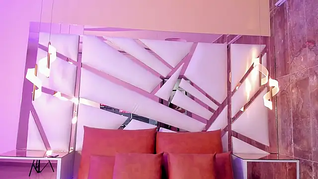 Catalina-Thompson online show from April 6, 11:55 am