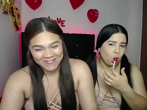 2moons full of love online show from February 15, 7:51 am