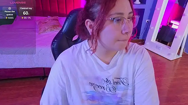 littlee red online show from March 10, 7:51 pm