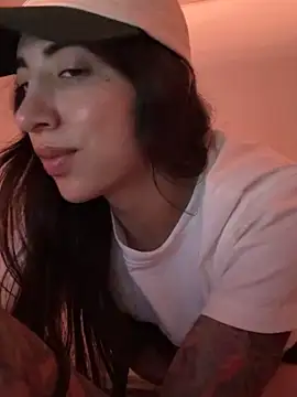 valeriahornier online show from February 17, 4:34 am