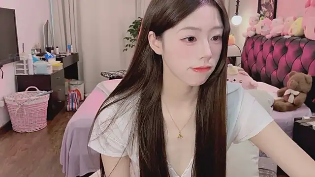Onecutelittle online show from May 16, 6:38 am