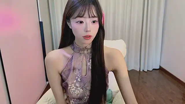 Onecutelittle online show from May 4, 6:28 am