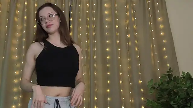 FabiolaCowing online show from November 6, 5:41 pm