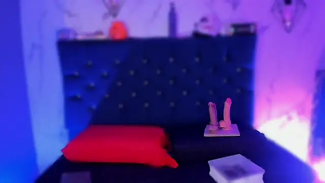 Dakotaa Johnson online show from November 13, 8:52 pm