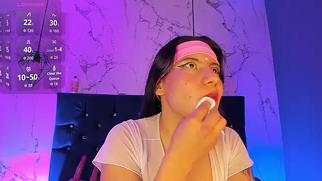 Dakotaa Johnson online show from November 25, 7:15 pm