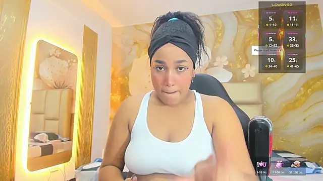 NahomiWalker  online show from April 4, 7:45 pm