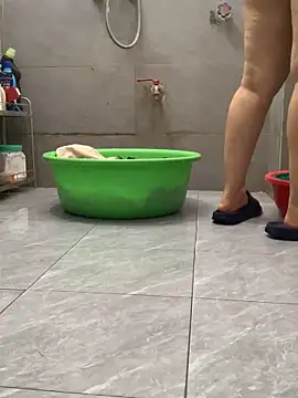 HinayLa online show from April 25, 1:25 pm