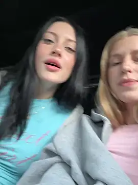 kira mia online show from June 27, 3:51 pm