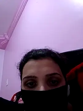 SandyAmr online show from April 1, 2:47 pm