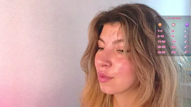 KiraBlushy online show from November 3, 7:12 am