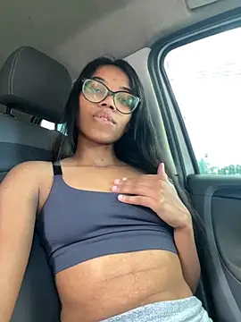 raphaelasoares online show from November 27, 4:32 pm