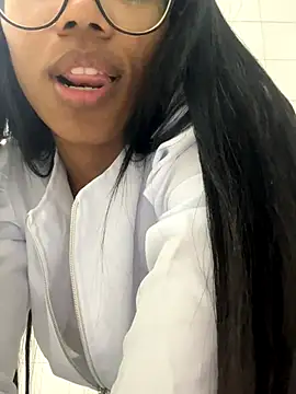 raphaelasoares online show from November 17, 6:36 am